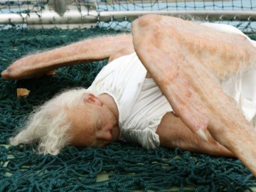 Picture Suggesting Real Life Fallen Angel has Fallen from the Sky in London