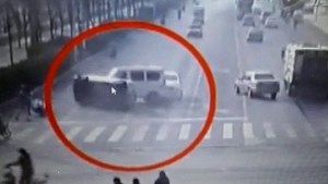 Picture Showing Mystery in China, Accident with Cars Levitating