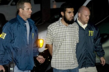 Picture Suggesting Donald Trump's Executive Order on Immigration Leads to Capture of ISIS Leader