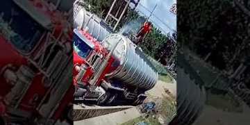Image about Acid Fumes Vaporized Man on Tanker, Shocking Accident