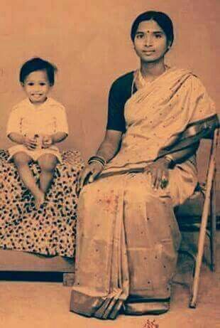 Alleged Modi's Childhood Photograph With Mother Heeraben