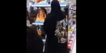 Image of Bahrain's Muslim Woman Breaks Hindu Ganesha Idols