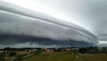 Image of Rare Arch-shaped Cloud Over Aceh, Indonesia